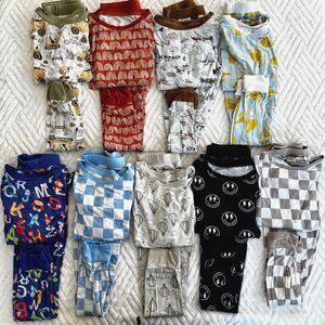 Miozing Kids Bamboo Pajamas - 9 sets in play condition - 4-5 years